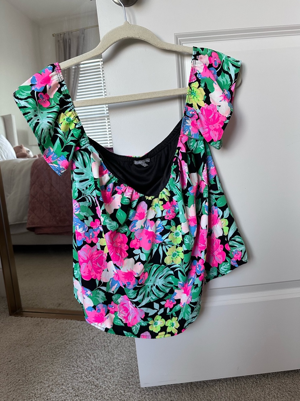 Charlotte Russe Floral Off-Shoulder Tropical Crop Top